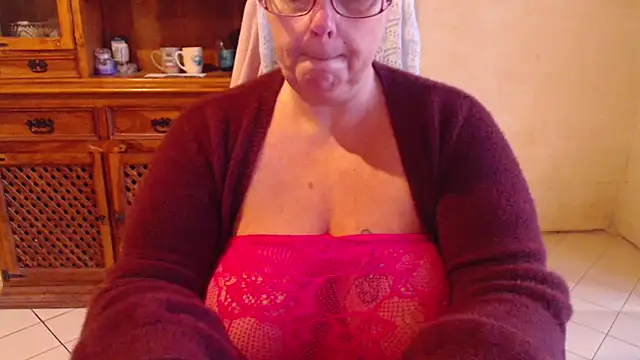 MISS LINDAH online show from February 18, 2026, 6:22 am