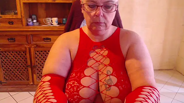 Snapshot of MISS_LINDAH chatting on March 10, 2026, 6:28 am MISS LINDAH online show from March 10, 2026, 6:28 am