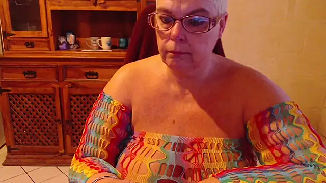 Snapshot of MISS_LINDAH chatting on March 30, 2026, 5:09 am MISS LINDAH online show from March 30, 2026, 5:09 am
