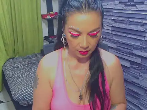 Snapshot of Cruela_deviil chatting on March 22, 2025, 6:47 pm Cruela deviil online show from March 22, 2025, 6:47 pm