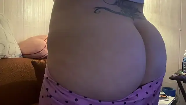 Blueskiiis3 online show from October 7, 2025, 5:25 pm