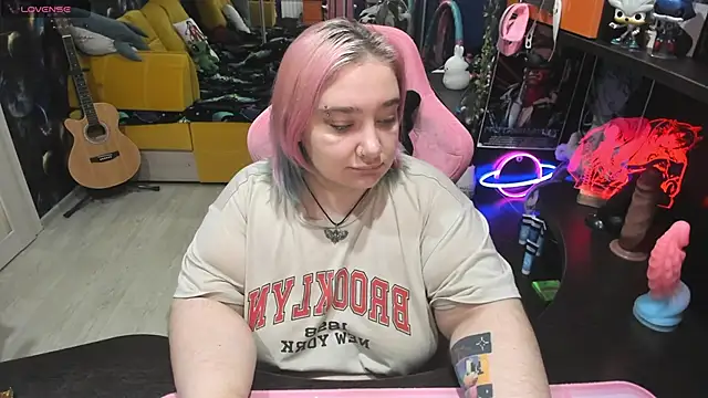 Softie Sofy online show from September 10, 2025, 1:48 am