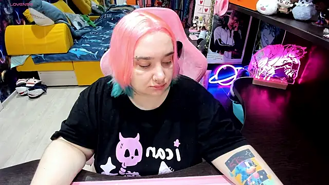 Snapshot of Softie_Sofy chatting on March 3, 2026, 3:35 am Softie Sofy online show from March 3, 2026, 3:35 am