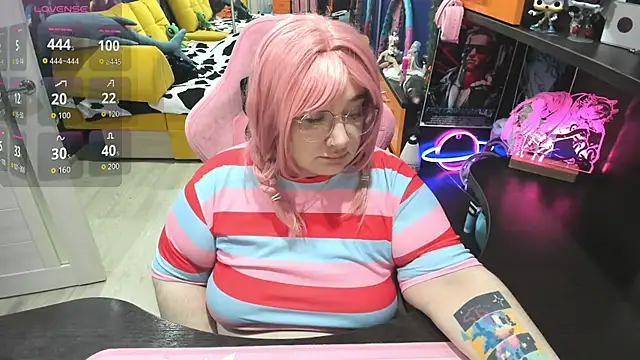 Softie Sofy online show from November 11, 2025, 12:27 am