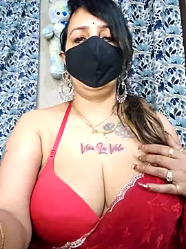 cute-tanvi online show from February 6, 2026, 1:12 am