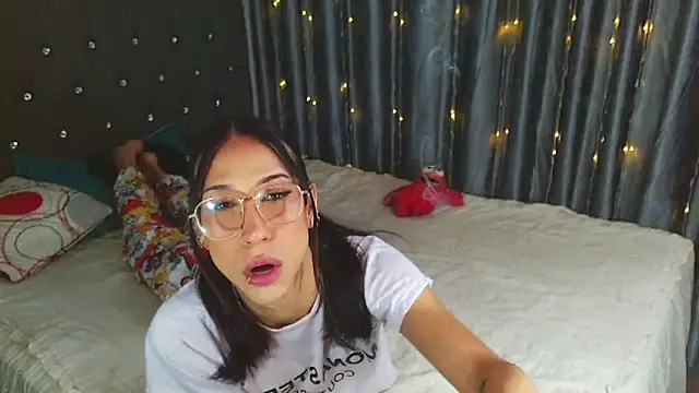 Snapshot of Kenisha_Sweet chatting on February 8, 2026, 5:43 pm Kenisha Sweet online show from February 8, 2026, 5:43 pm