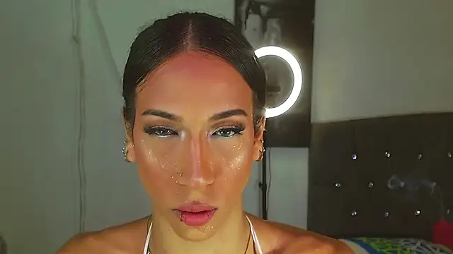 Snapshot of Kenisha_Sweet chatting on January 14, 2026, 12:36 am Kenisha Sweet online show from January 14, 2026, 12:36 am