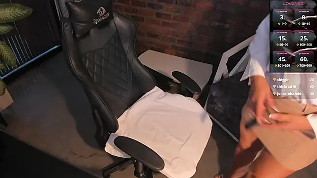 Snapshot of natural_bigboobs chatting on March 12, 2025, 11:12 pm natural bigboobs online show from March 12, 2025, 11:12 pm