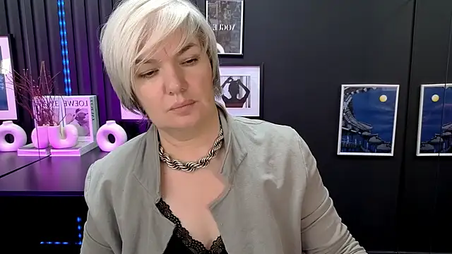 Snapshot of CarmenSoft chatting on May 4, 2026, 8:50 am CarmenSoft online show from May 4, 2026, 8:50 am