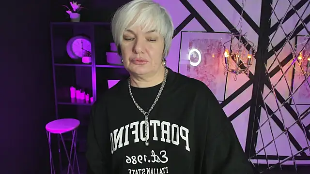 Snapshot of CarmenSoft chatting on November 10, 2025, 8:36 pm CarmenSoft online show from November 10, 2025, 8:36 pm