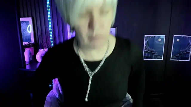 Snapshot of CarmenSoft chatting on November 14, 2025, 8:45 pm CarmenSoft online show from November 14, 2025, 8:45 pm