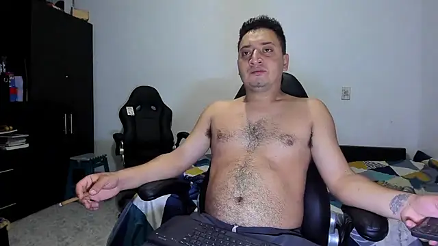 Snapshot of ares_sexxx chatting on April 12, 2026, 2:42 pm ares sexxx online show from April 12, 2026, 2:42 pm
