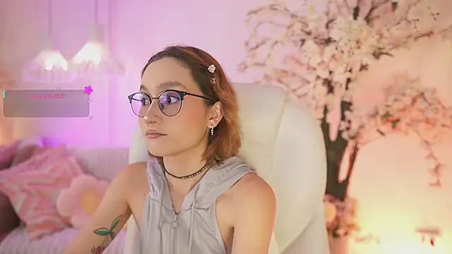 Snapshot of DalahiaRush chatting on November 4, 2025, 7:06 pm DalahiaRush online show from November 4, 2025, 7:06 pm