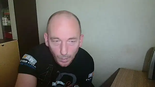 Snapshot of Johan___Barker chatting on February 5, 2026, 1:51 pm Johan Barker online show from February 5, 2026, 1:51 pm