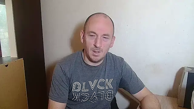 Snapshot of Johan___Barker chatting on February 13, 2026, 12:05 pm Johan Barker online show from February 13, 2026, 12:05 pm