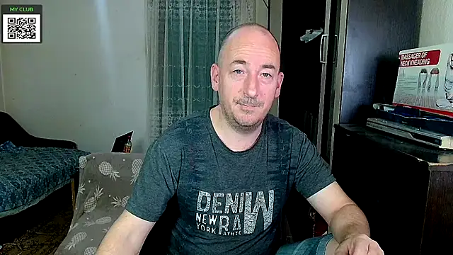 Snapshot of Johan___Barker chatting on February 4, 2025, 6:36 am Johan   Barker online show from February 4, 2025, 6:36 am