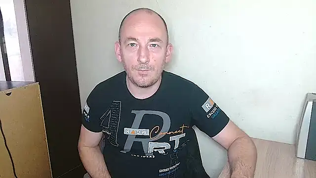 Snapshot of Johan___Barker chatting on February 3, 2026, 11:37 am Johan Barker online show from February 3, 2026, 11:37 am