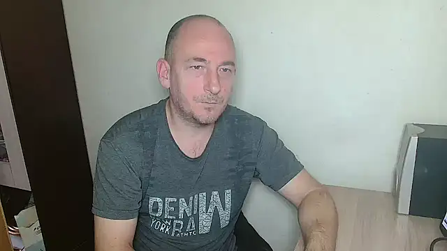 Snapshot of Johan___Barker chatting on December 21, 2025, 11:45 am Johan Barker online show from December 21, 2025, 11:45 am