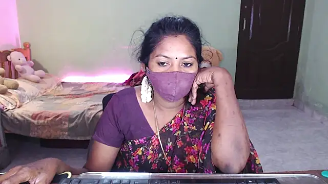 Snapshot of Novapol chatting on May 24, 2026, 5:35 pm Novapol online show from May 24, 2026, 5:35 pm