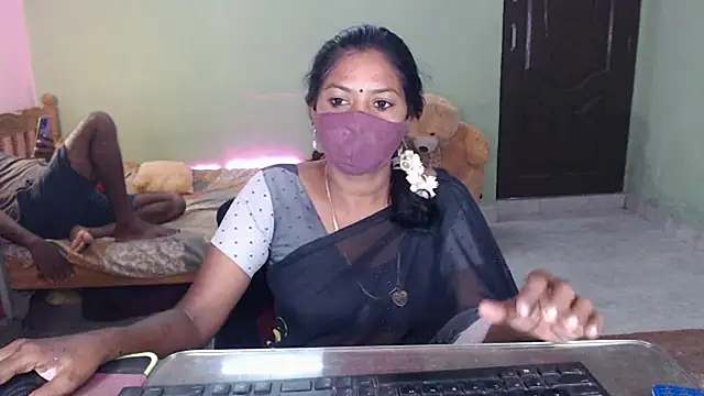 Snapshot of Novapol chatting on May 1, 2026, 1:49 pm Novapol online show from May 1, 2026, 1:49 pm
