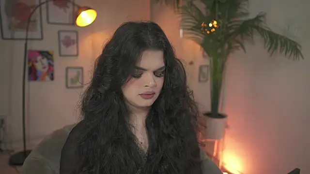 Snapshot of artechloe chatting on November 27, 2025, 5:35 pm artechloe online show from November 27, 2025, 5:35 pm