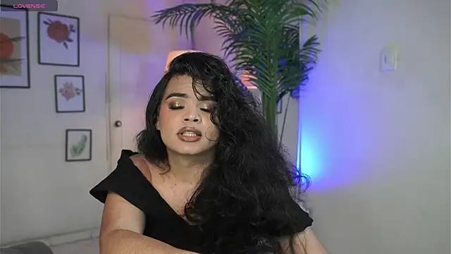 Snapshot of artechloe chatting on November 12, 2025, 2:15 am artechloe online show from November 12, 2025, 2:15 am