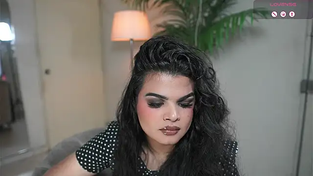 Snapshot of artechloe chatting on October 1, 2025, 11:52 pm artechloe online show from October 1, 2025, 11:52 pm