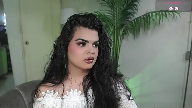 Snapshot of artechloe chatting on October 8, 2025, 6:52 pm artechloe online show from October 8, 2025, 6:52 pm