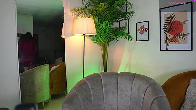 Snapshot of artechloe chatting on February 27, 2025, 5:47 pm artechloe online show from February 27, 2025, 5:47 pm