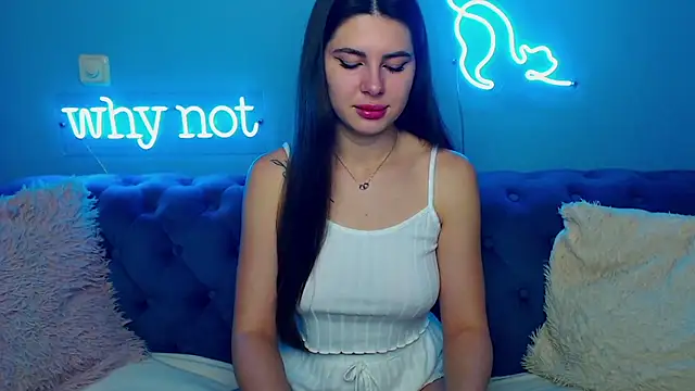 Snapshot of ViollinaLove chatting on November 17, 2025, 5:55 am ViollinaLove online show from November 17, 2025, 5:55 am