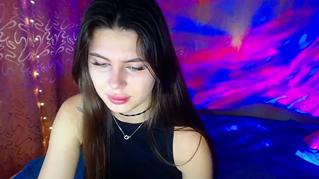 Snapshot of ViollinaLove chatting on November 4, 2025, 8:45 pm ViollinaLove online show from November 4, 2025, 8:45 pm