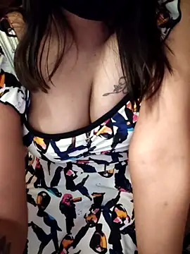 Snapshot of Tasty_Melody chatting on October 6, 2025, 1:23 pm Tasty Melody online show from October 6, 2025, 1:23 pm