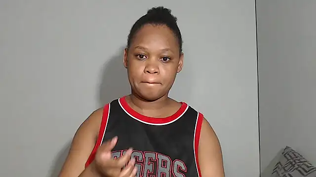 ANGELINE600 online show from October 25, 2025, 10:10 pm