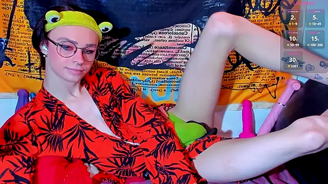 Snapshot of KatashiSenpai chatting on October 17, 2025, 3:21 am KatashiSenpai online show from October 17, 2025, 3:21 am