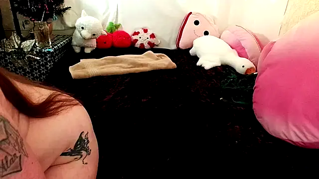 GamerGirlRoxyAndLee online show from December 21, 2025, 9:04 pm