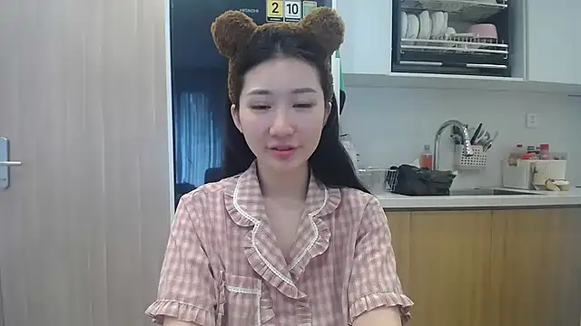 Snapshot of Asiagirll chatting on April 29, 2026, 2:49 am Asiagirll online show from April 29, 2026, 2:49 am