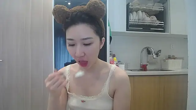 Snapshot of Asiagirll chatting on June 5, 2026, 1:21 am Asiagirll online show from June 5, 2026, 1:21 am