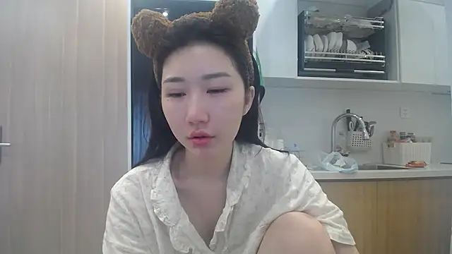 Snapshot of Asiagirll chatting on May 12, 2026, 1:57 am Asiagirll online show from May 12, 2026, 1:57 am