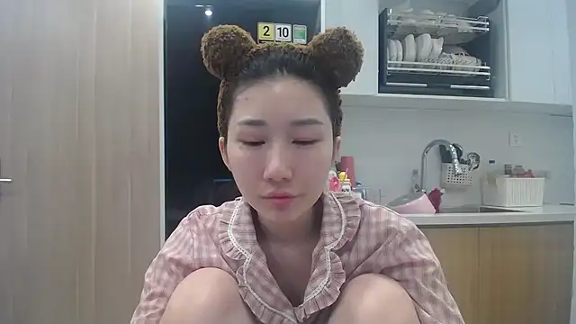 Snapshot of Asiagirll chatting on June 15, 2026, 2:50 pm Asiagirll online show from June 15, 2026, 2:50 pm