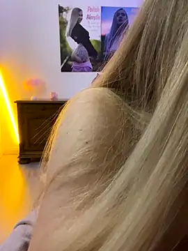 Cute-Alice online show from November 13, 2025, 8:13 pm