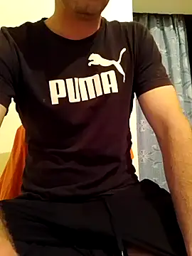 Rolandxxxr online show from March 9, 2025, 8:42 pm