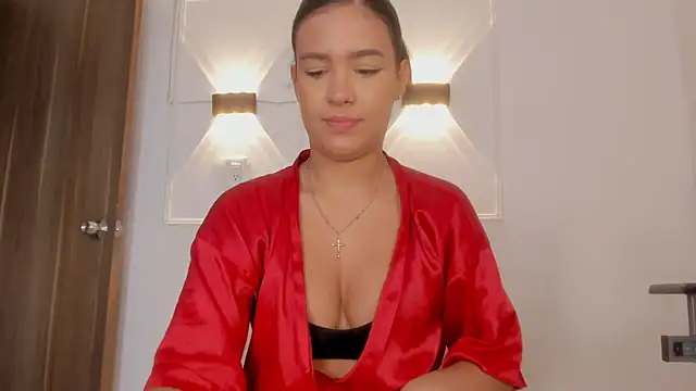 Hanna Risso online show from April 10, 2026, 6:04 pm