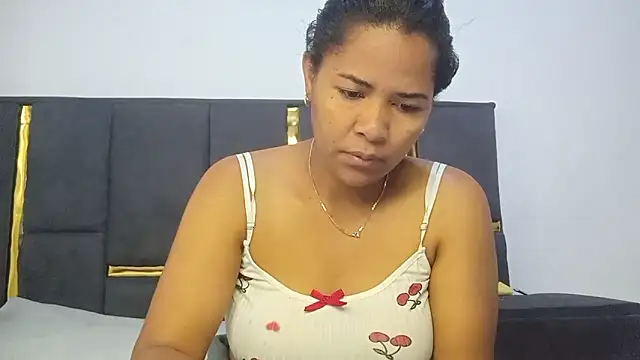 Snapshot of aleixane chatting on April 16, 2026, 5:41 am aleixane online show from April 16, 2026, 5:41 am