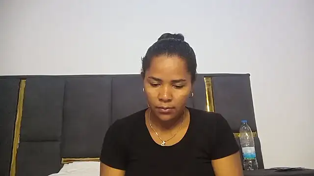 Snapshot of aleixane chatting on April 2, 2026, 3:08 pm aleixane online show from April 2, 2026, 3:08 pm