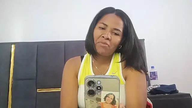 Snapshot of aleixane chatting on April 8, 2026, 4:47 am aleixane online show from April 8, 2026, 4:47 am