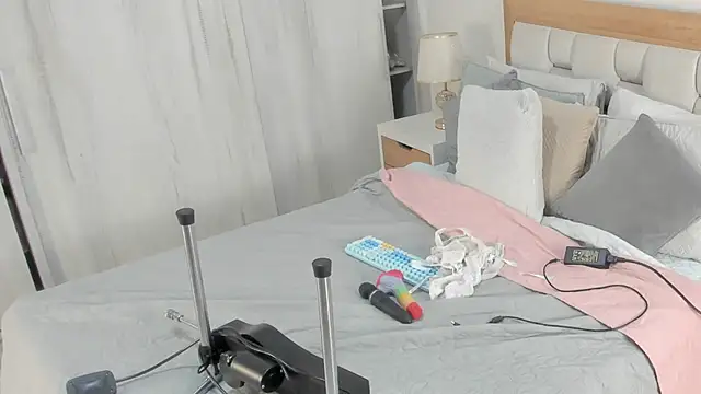 elena mature online show from September 28, 2025, 7:10 pm