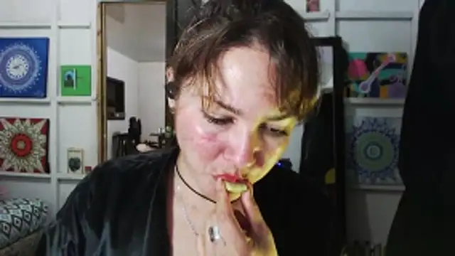 solamatista11 online show from October 8, 2025, 7:58 pm