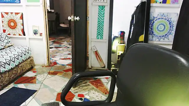 solamatista11 online show from October 13, 2025, 8:54 pm