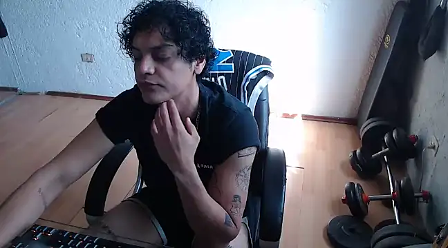 Snapshot of GruesoMexico chatting on March 22, 2025, 9:21 pm GruesoMexico online show from March 22, 2025, 9:21 pm