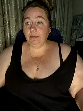 Snapshot of Iceprincess2bad4u chatting on February 17, 2025, 6:06 pm Iceprincess2bad4u online show from February 17, 2025, 6:06 pm